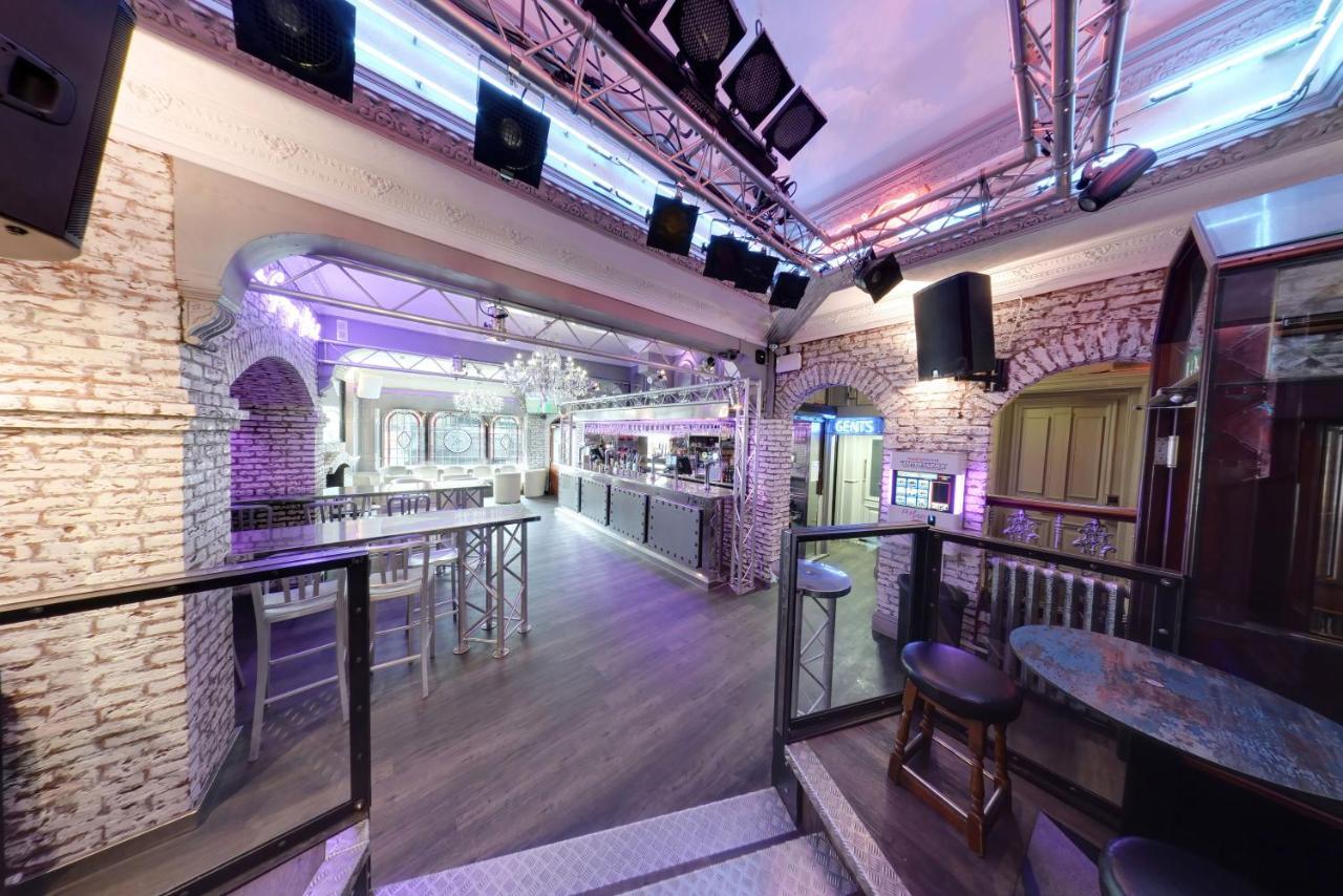The George Hotel Уитби Экстерьер фото