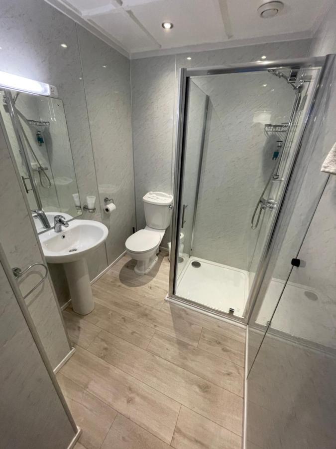 The George Hotel Уитби Экстерьер фото