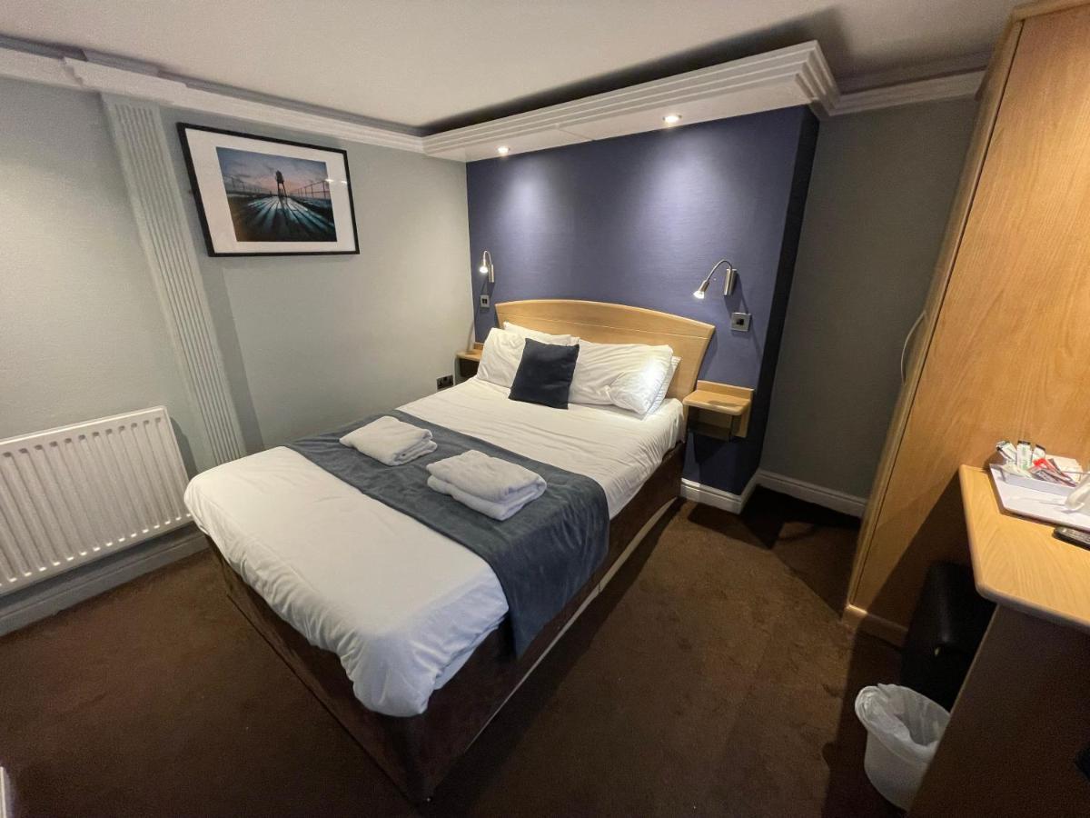 The George Hotel Уитби Экстерьер фото