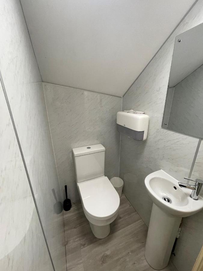 The George Hotel Уитби Экстерьер фото